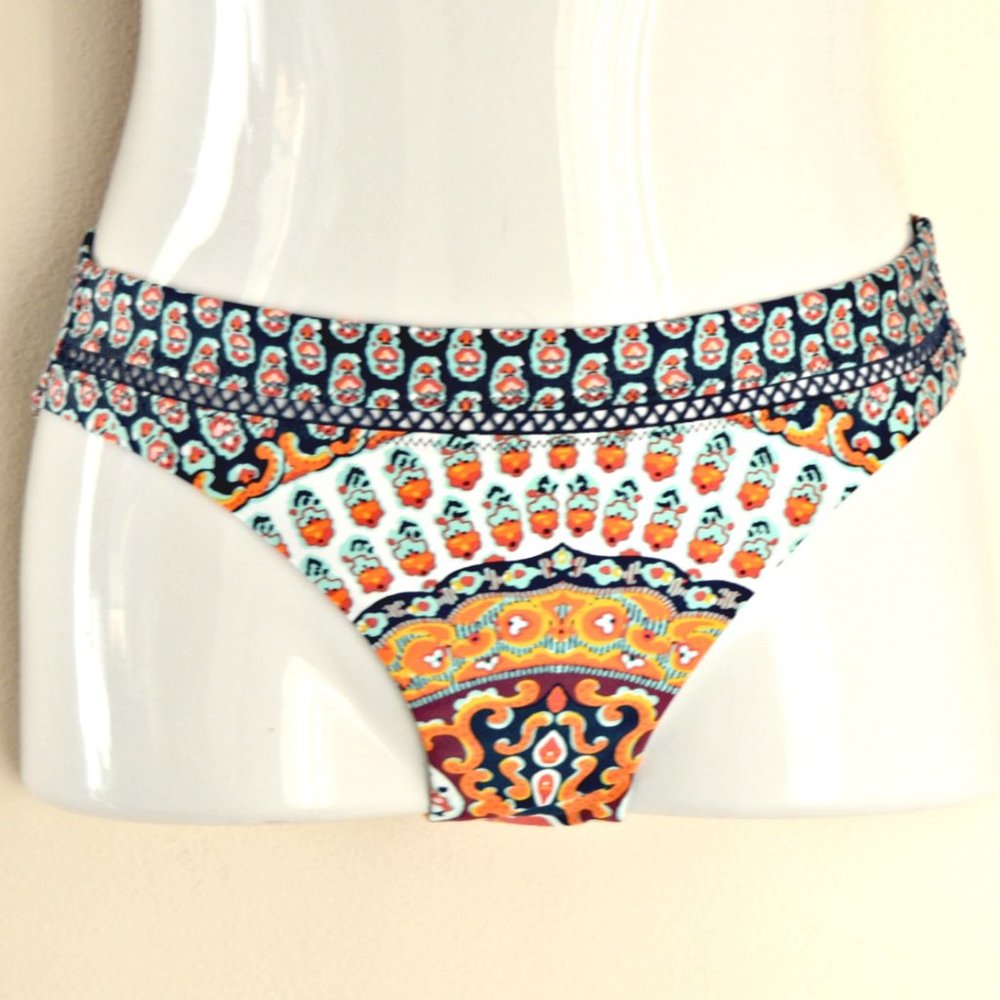 💲Sale 3/$15 - Nanette Lepore Boho Tropical Print Bikini Bottom - Picture 5 of 7